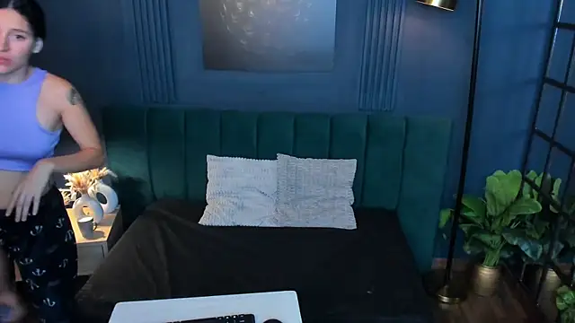 aliceandsia online show from September 10, 3:39 am