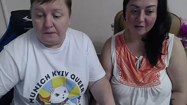 Bertie Adeline online show from December 13, 7:53 pm