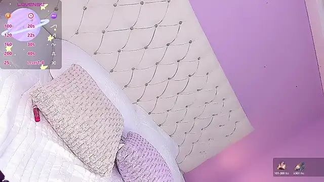 DaniielaV online show from December 4, 1:35 pm