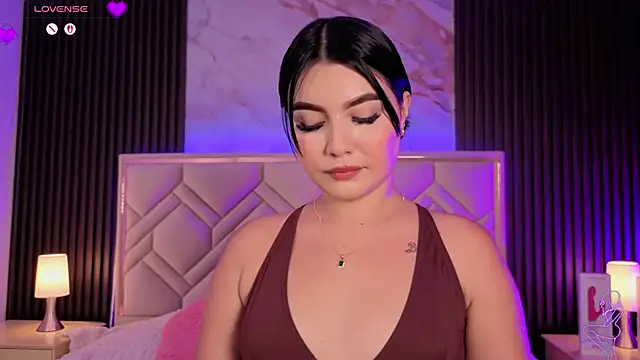 MiaaFarrel online show from April 10, 7:09 pm