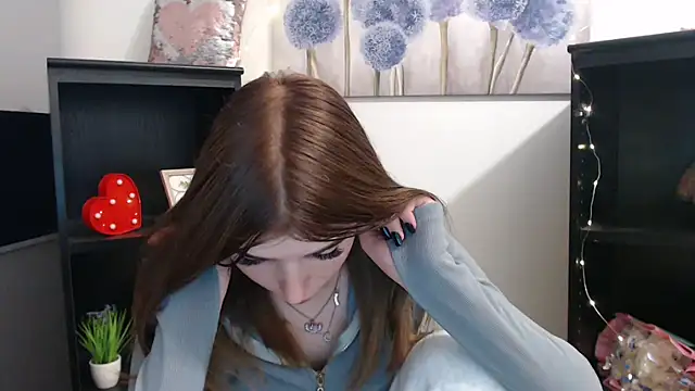 JuiceLips   online show from October 28, 4:13 pm