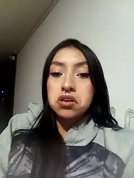 Luna Moo  online show from September 21, 4:22 am