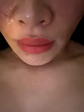 lingzi9333 online show from December 1, 5:15 pm