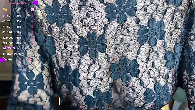 lingzi9333 online show from November 8, 12:32 pm