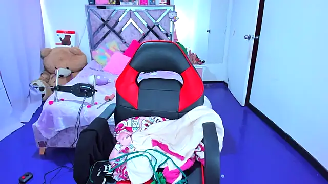 Luna Analya online show from March 18, 2:55 pm