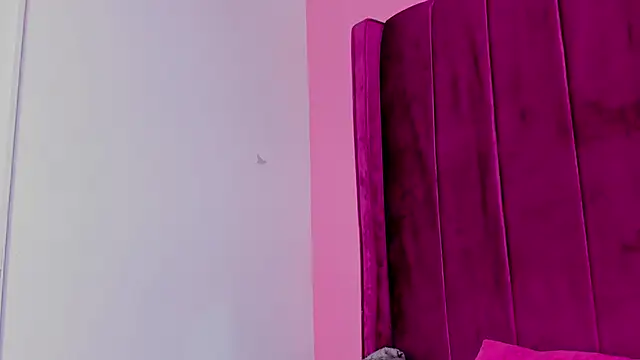 Rihanna hotx online show from September 27, 6:09 am