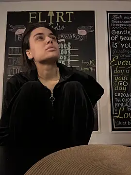 VioletAsh online show from February 3, 6:51 am