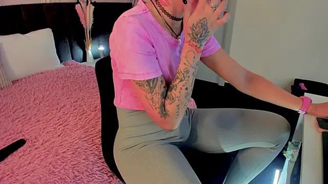 Kira Key online show from September 23, 1:37 am