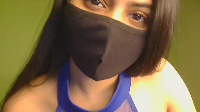 your cute girl online show from April 18, 5:32 am