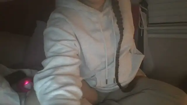 lu official1 online show from February 21, 9:59 pm