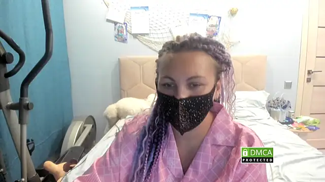 EmilyMali online show from October 14, 6:21 pm