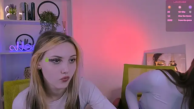 aria moo online show from September 25, 7:45 pm