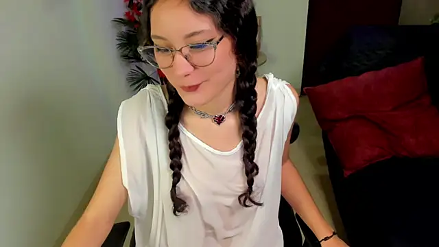 Krysten Riter online show from September 15, 2:58 pm