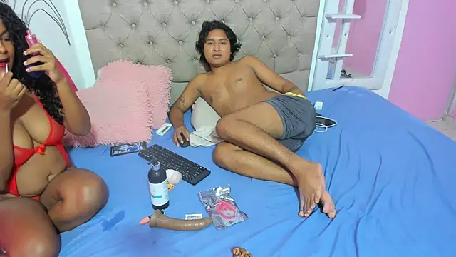 Maxandthanna online show from November 18, 10:22 pm