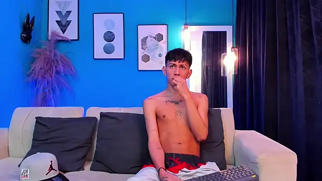 Marcus and Tony online show from March 6, 3:45 am