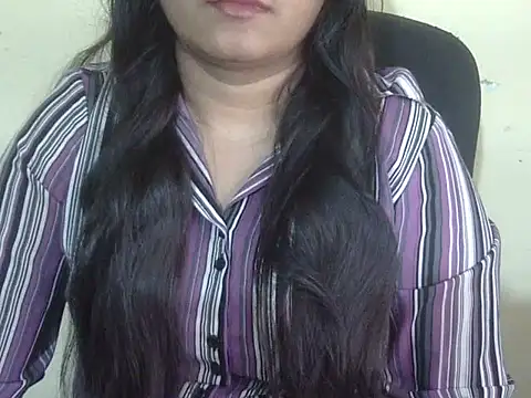 Aanya Hazel online show from January 17, 9:00 pm