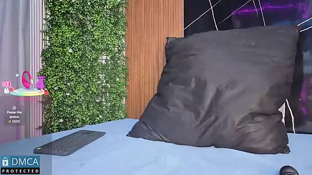 Kiara Zahiri   online show from October 23, 11:05 am