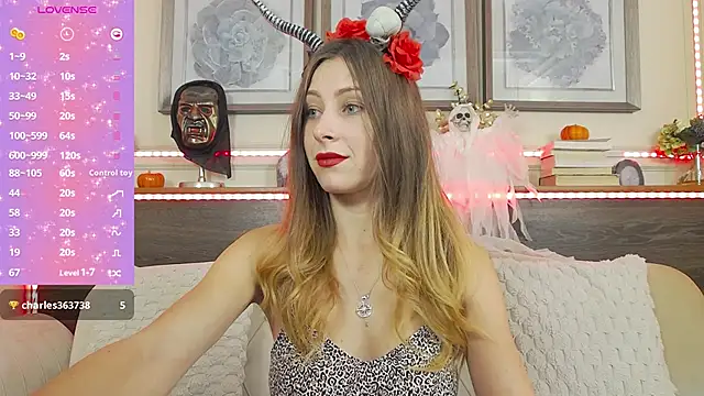 MuseDollX online show from October 19, 7:05 pm