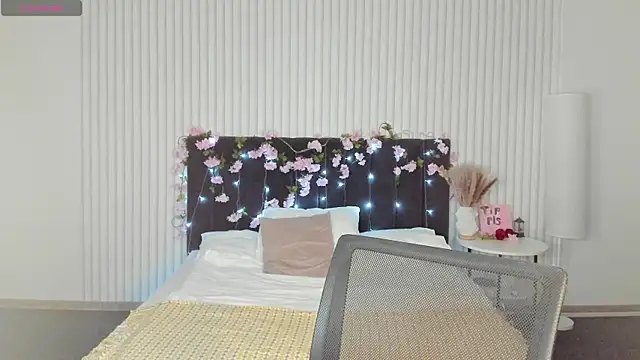 Ameli Povilain online show from December 22, 3:20 am