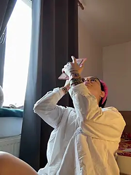 -RAHELA- online show from October 14, 7:44 am