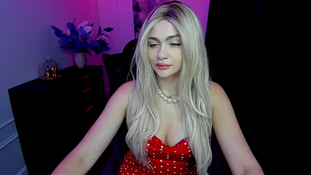 LeslieMineg online show from September 16, 11:40 am