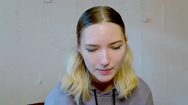  kikiclark   online show from September 27, 8:43 am