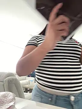 pocahonta69mermaid online show from September 19, 2:05 pm