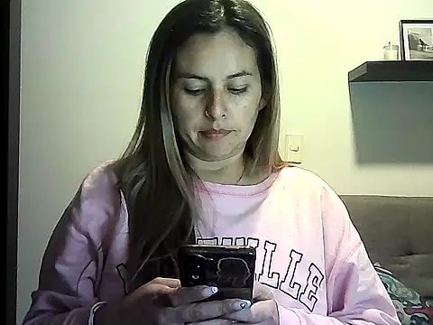 Valery  Rouse  online show from April 20, 10:46 pm