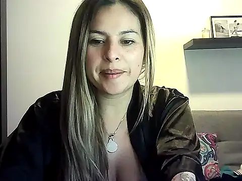 Valery  Rouse  online show from April 19, 9:06 pm