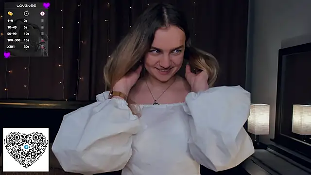 KerenFurguson online show from September 26, 7:44 pm