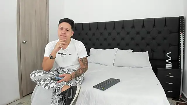 markAndPhilip online show from December 1, 11:58 am