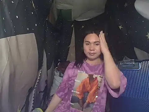 Reynalda26 online show from November 8, 7:30 pm