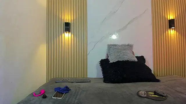 Valentinaliux  online show from February 23, 11:31 am