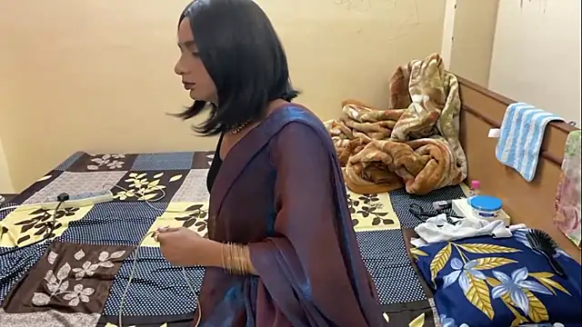 LuvLayla online show from February 8, 3:27 pm