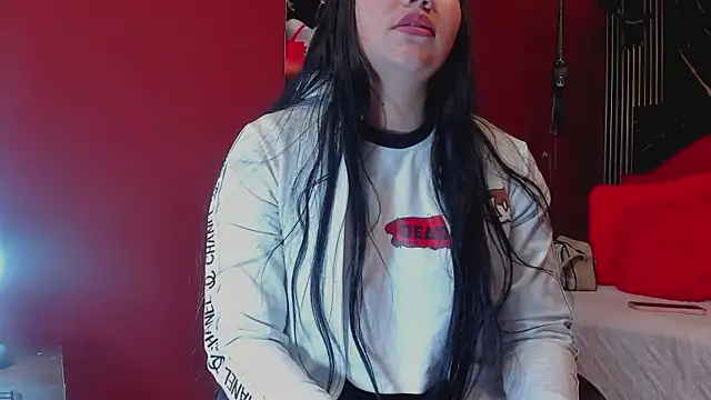 Nayla-Mouna online show from October 14, 8:22 pm