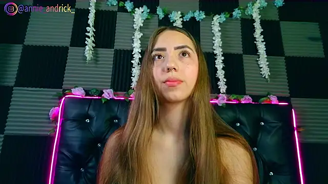  leda swan  online show from February 21, 1:34 pm