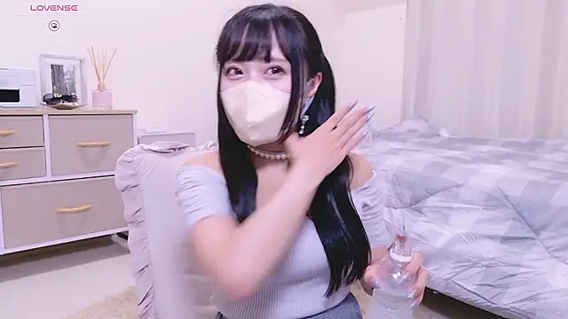 YURi luv online show from September 15, 11:40 am