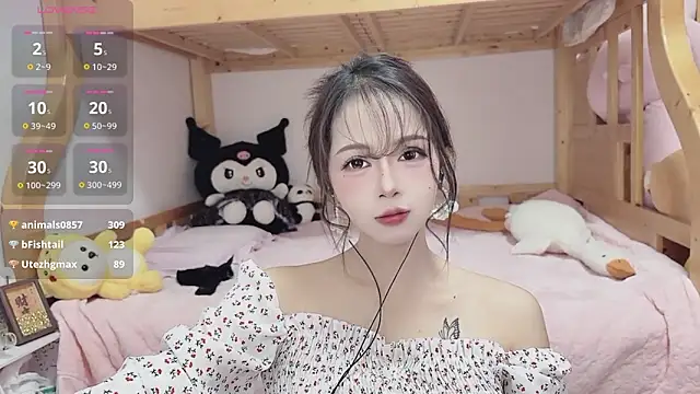 Sue101010 online show from October 7, 1:37 pm