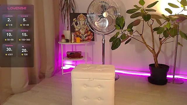 ChloeSummers online show from November 7, 6:02 pm