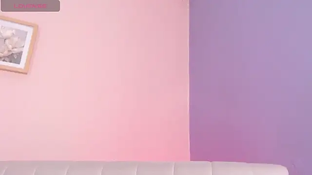 lourdes moon22 online show from October 19, 3:25 pm