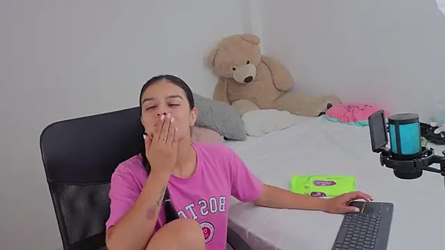 valerihouse online show from March 21, 2:05 am