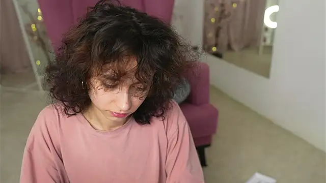 MimiLicks online show from November 29, 9:46 am