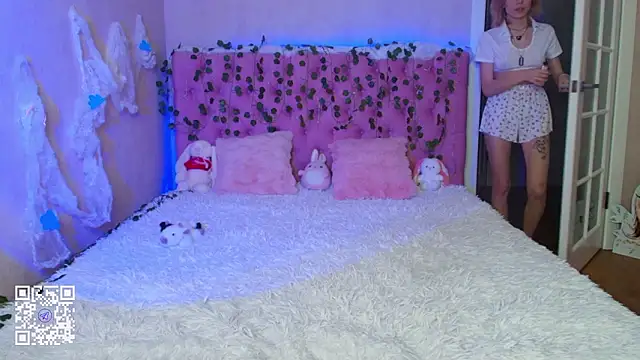 Pink Lila18 online show from February 20, 12:31 am