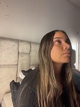 AnnyLopezzz  online show from April 5, 12:53 am