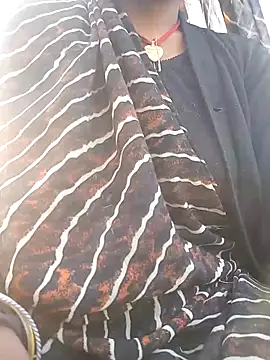 Idhika Handoo online show from February 13, 11:45 am