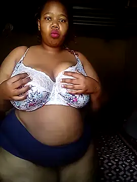 Curvycandy95 online show from September 10, 6:24 am