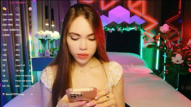 MimiFors online show from September 10, 5:13 pm