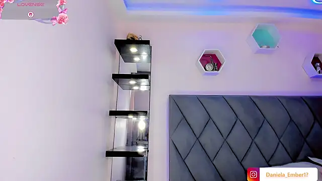 Amira Ember online show from March 22, 9:10 pm