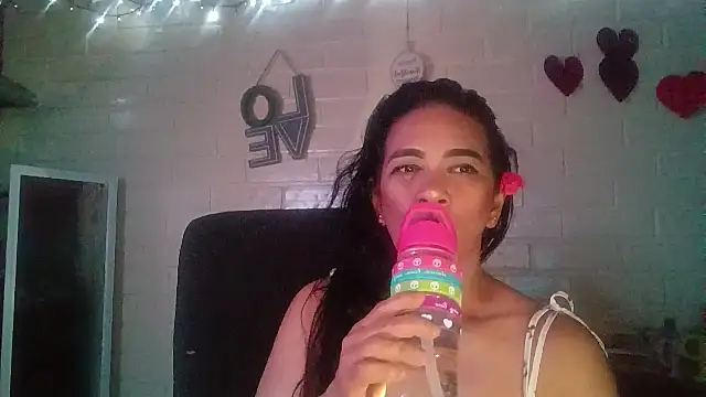 MiiaVelasquez online show from March 27, 5:20 am