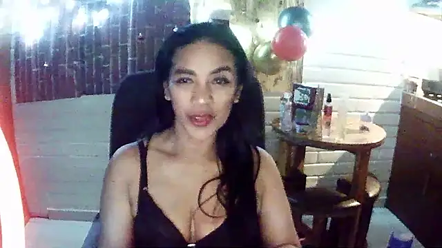 MiiaVelasquez online show from December 4, 5:32 am